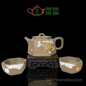 Alternative view of Bộ Ấm Tử Sa Lục Phương Vẽ Rồng Thanh Hôi Nê Kèm 2 Chén Chủ 300ml - ATS123
