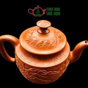Alternative view of Ấm Tử Sa Cung Đăng Điêu Khắc Sơn Thủy Lão Đại Hồng Bào 280ml - ATS132