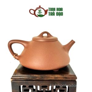 Alternative view of Ấm Tử Sa Thạch Biều Vẽ Hổ Đáy Tào Thanh 200ml - ATS138