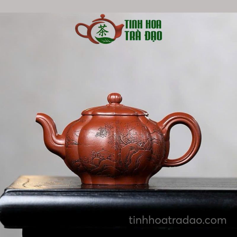 Ấm Tử Sa Tiết Đoạn Cung Đăng Khắc Sơn Thủy Lão Chu Nê 280ml - ATS140