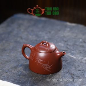 Alternative view of Ấm Tử Sa Tần Quyền Khắc Trúc Hồng Bì Long 120ml - ATS158