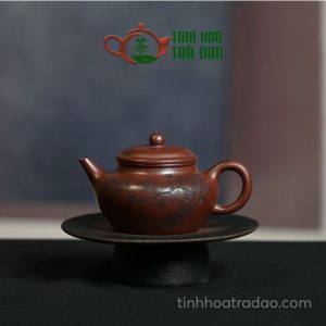 Alternative view of Ấm Tử Sa Thủy Bình Khắc Tùng Long Huyết Sa 220ml - ATS048