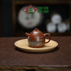 Alternative view of Ấm Tử Sa Tần Quyền Vẽ Sơn Thủy Viền Vàng Đại Hồng Bào 200ml - ATS058